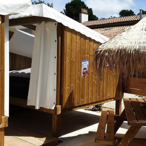 Logement insolite de 2 à 4 personnes Les Mathes La Palmyre Les Pommes de Pin